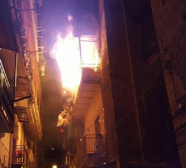 incendio-napoli-donna-morta