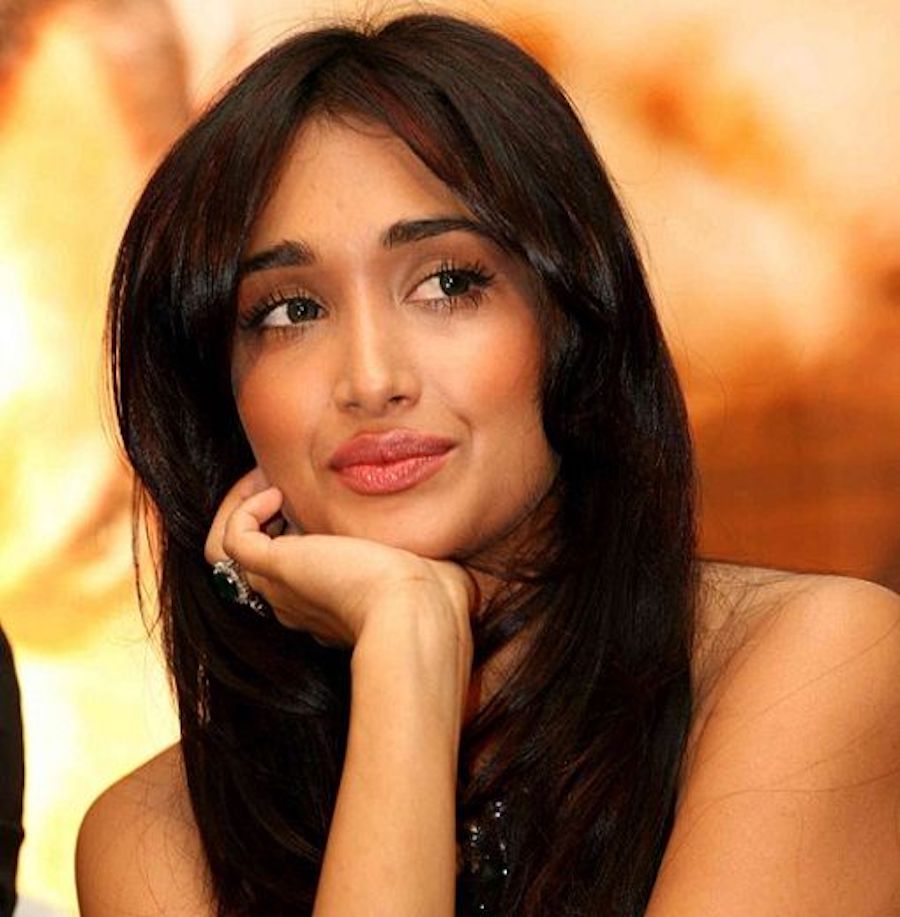Jiah Khan, star di Bollywood impiccata a Mumbai. La famiglia: "Non fu suicidio"