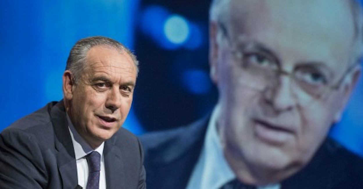 Csm, altolà ai giudici: "Solo in Italia magistrati star da talk show alle aule"