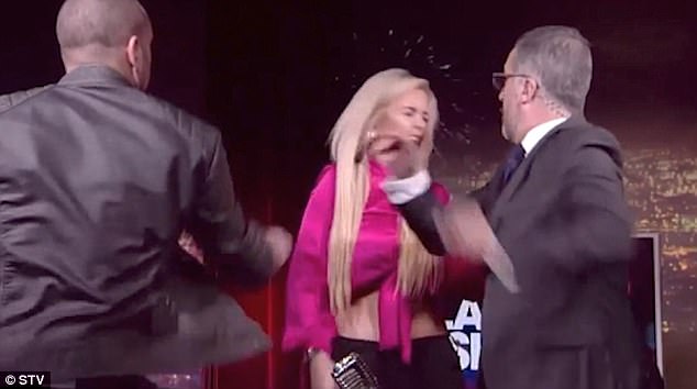 momento-acqua-faccia