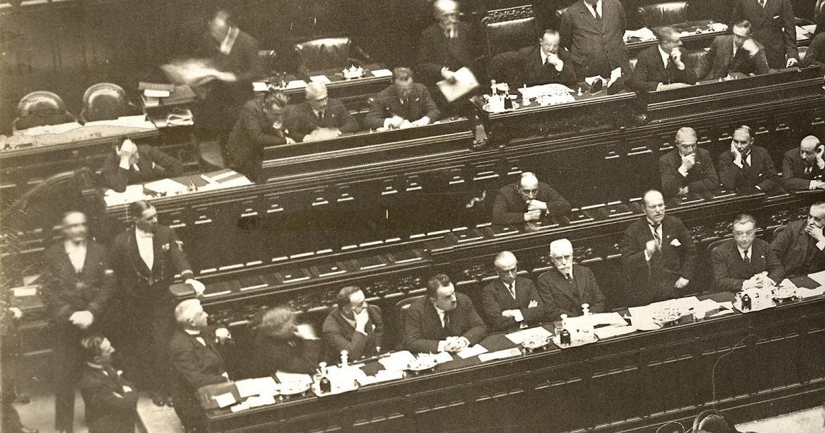 meloni-aula-sorda-mussolini