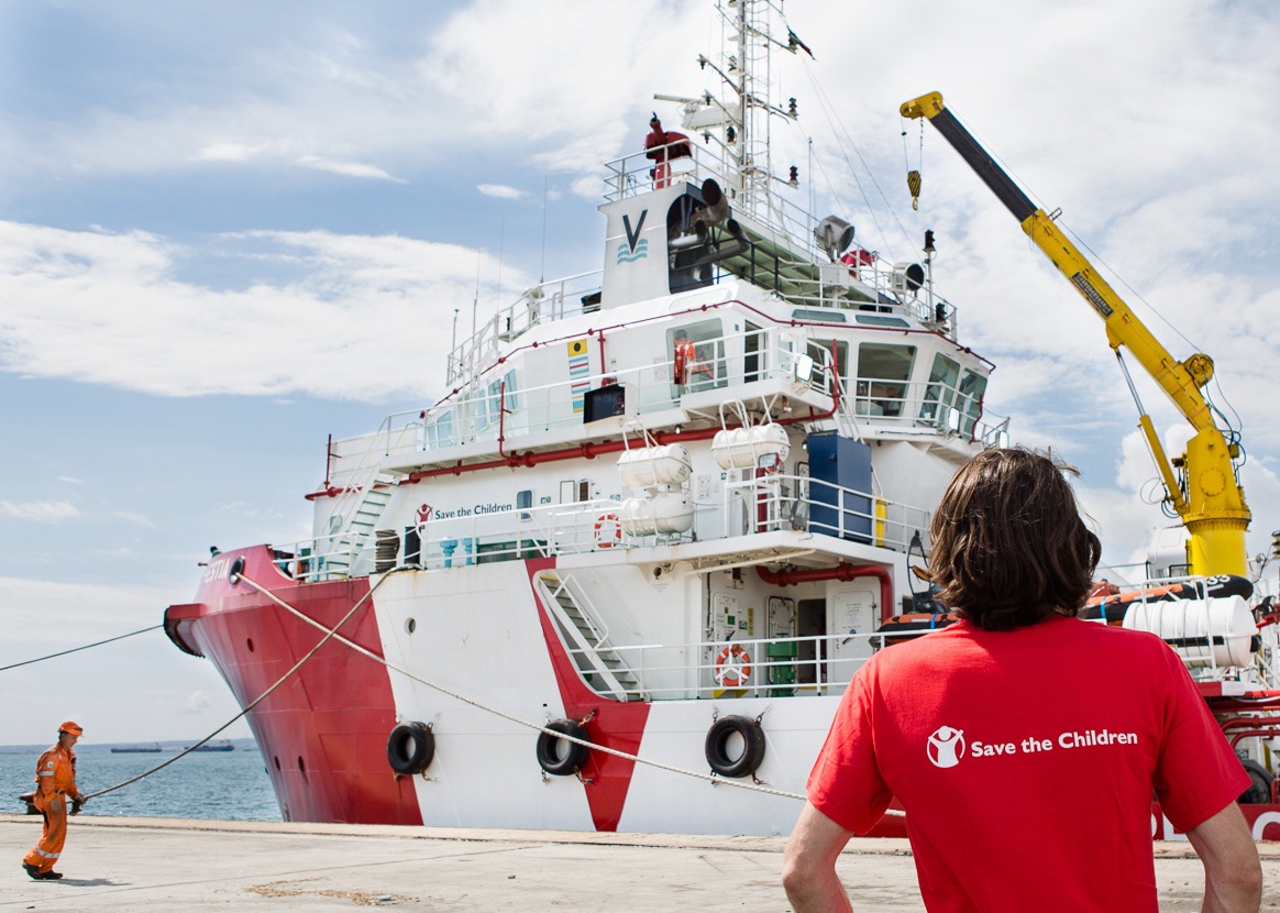 Migranti-nave-Save-the-Children-perquisita