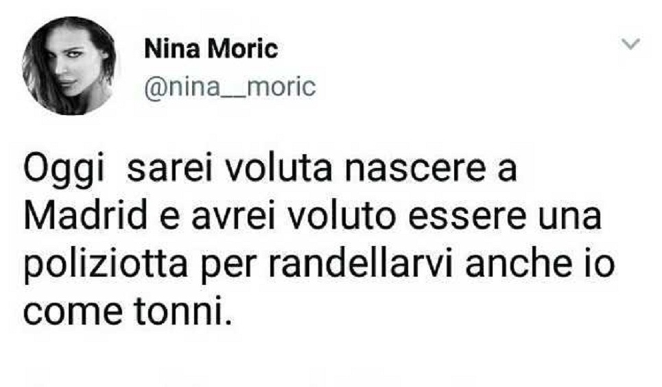 Catalogna, Nina Moric inneggia al dittatore Franco: "Vorrei randellarvi come tonni"