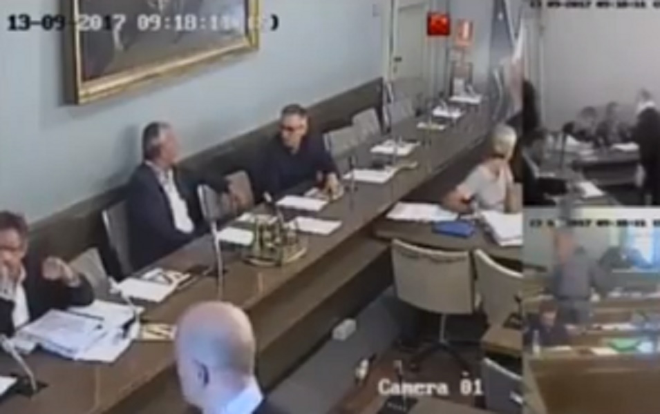 Novara, gioco d'azzardo. Blog Grillo: "Telecamere che sbugiardano partiti in Consiglio Comunale"