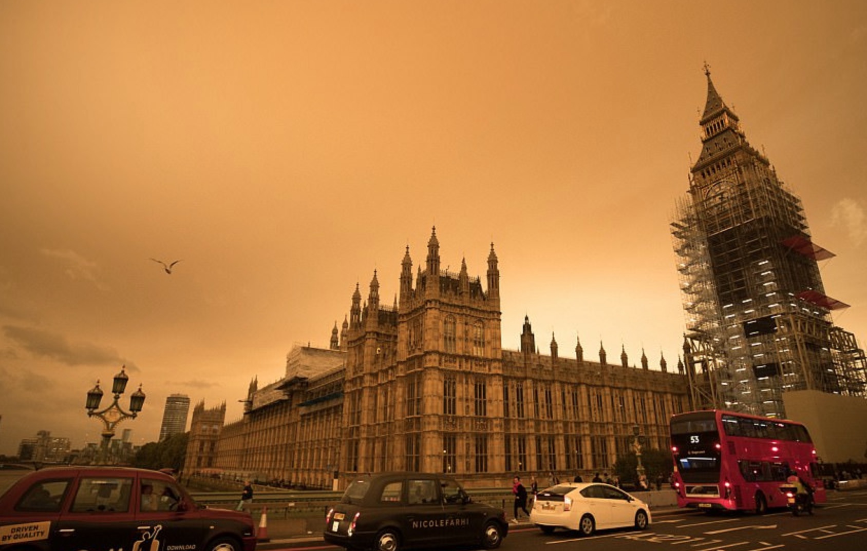 Cielo-arancione-Londra-Ophelia