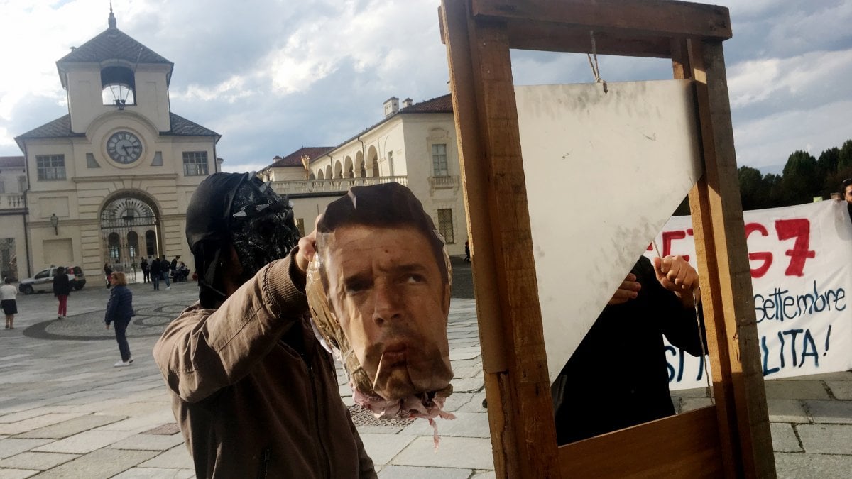 Torino Venaria, ghigliottina in piazza: quanto M5S c'è dietro?