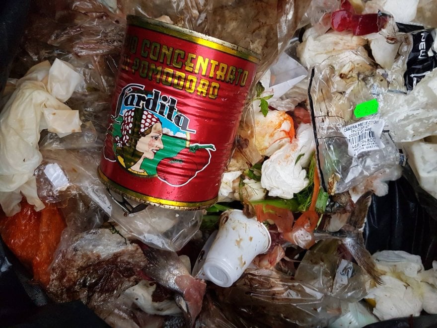 rifiuti-incivili-napoli