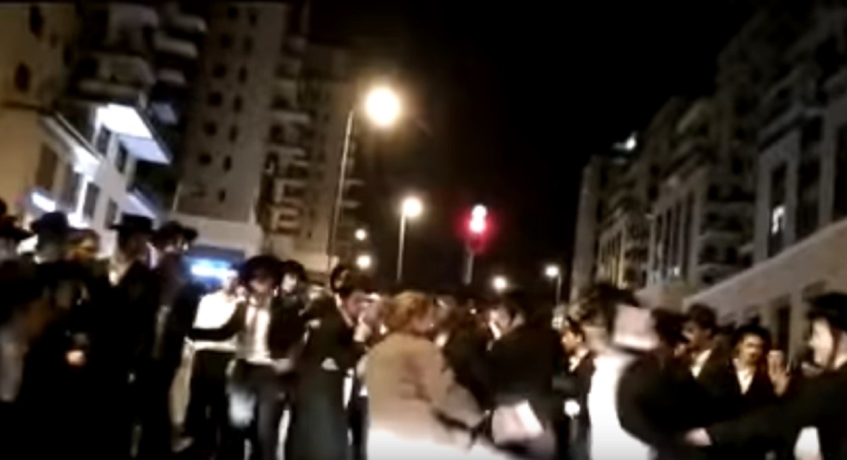 soldatessa-ebrea-calci