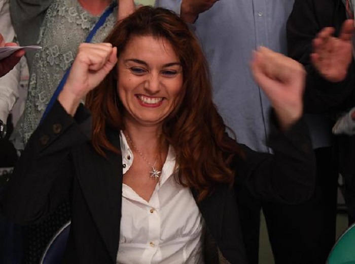 Susanna Ceccardi, sindaco di Cascina subisce battuta su Fb: "Quasi quasi la stupro"