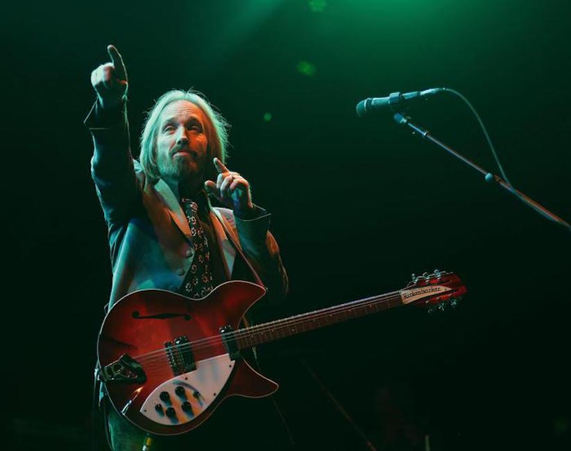 Tom Petty, giallo sulla sua morte. Tmz: "Gli hanno staccato la spina"