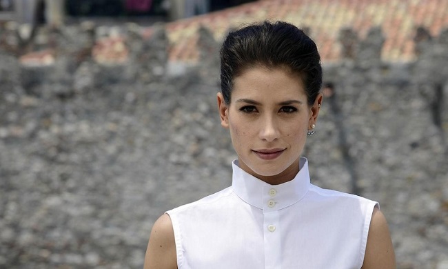 rosy-abate-coppia-cellulare