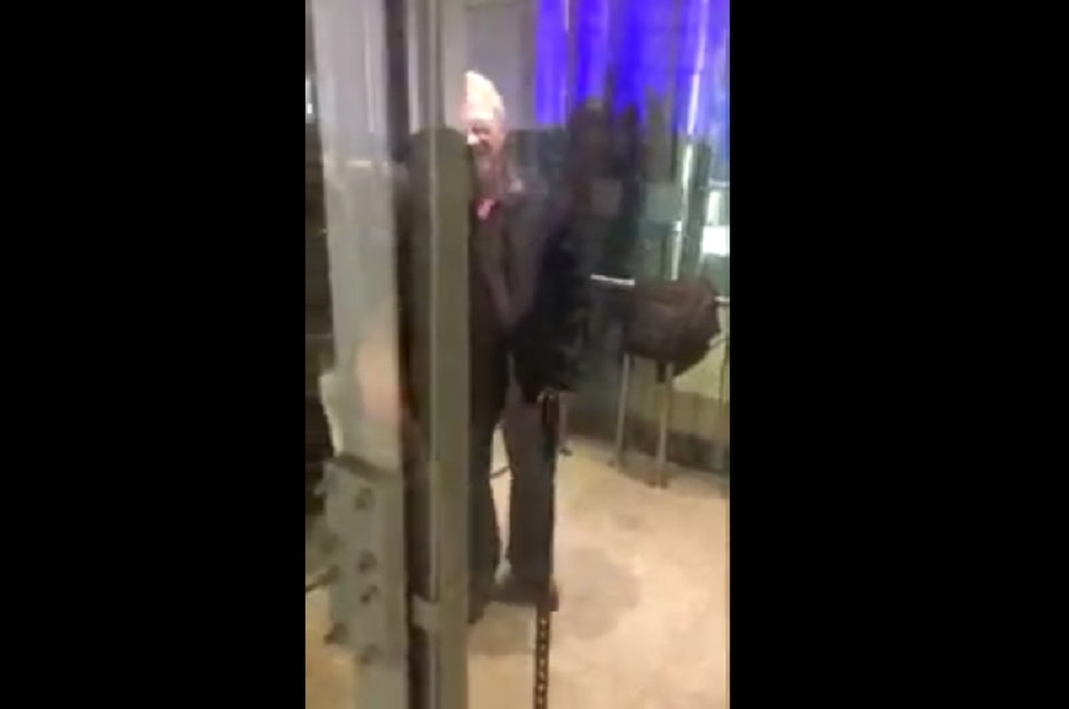 ascensore-su-giu-giornalista