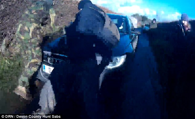 auto-attivista-caccia