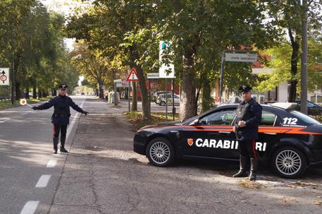 carabienieri-auto-rubata