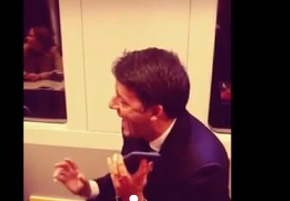 matteo-renzi-canta-coez-