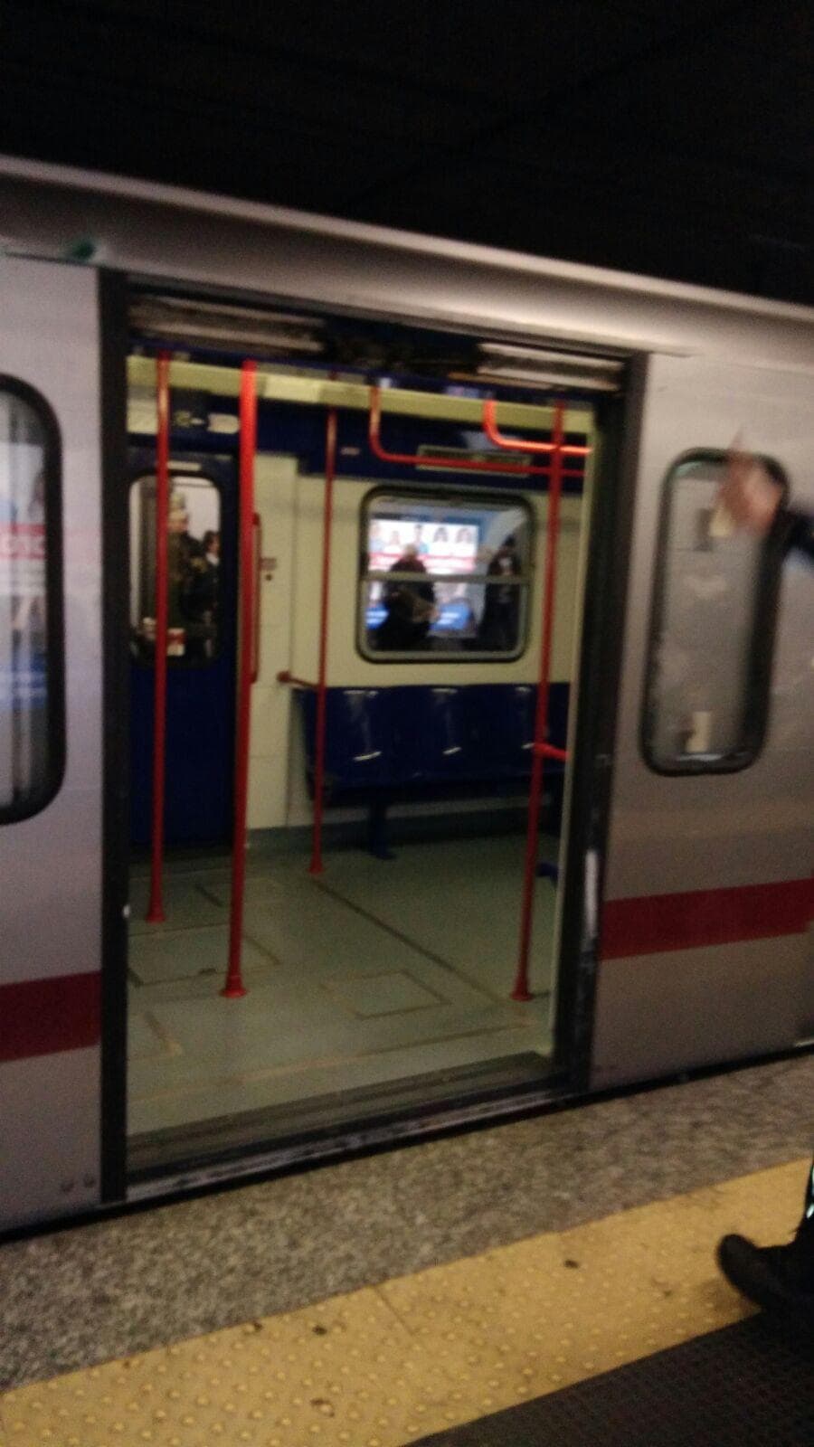 metro-b-roma-guasto-treno-rotto