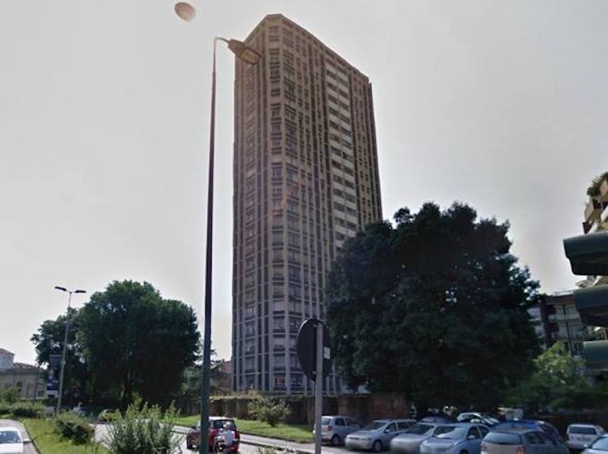 Milano-tentato-suicidio-21-piani