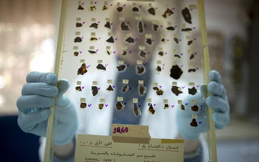 Rotoli del Mar Morto, gli scheletri di 2200 anni fa che svelano chi li ha scritti