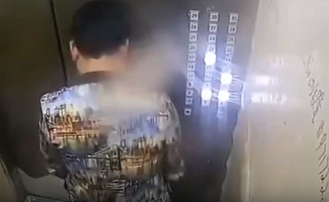 urina-cina-ascensore