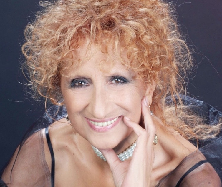 Anna-Mazzamauro-picchiata