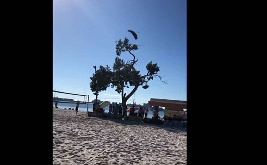 babbo-natale-paracadutista-