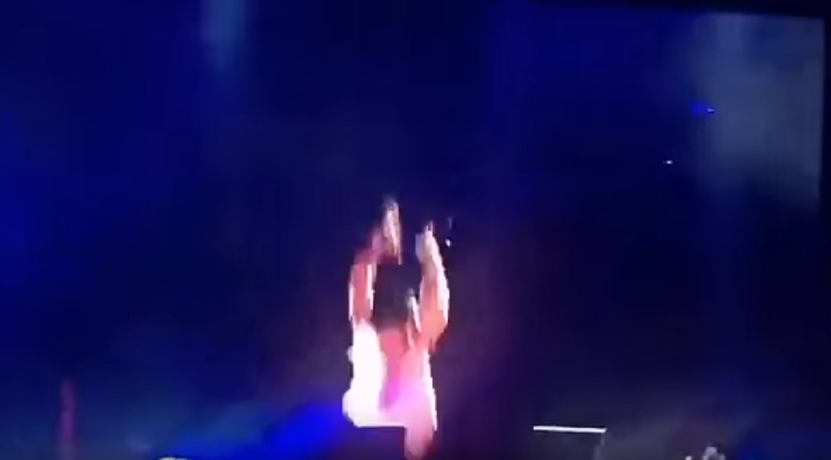 cade-botola-cantante