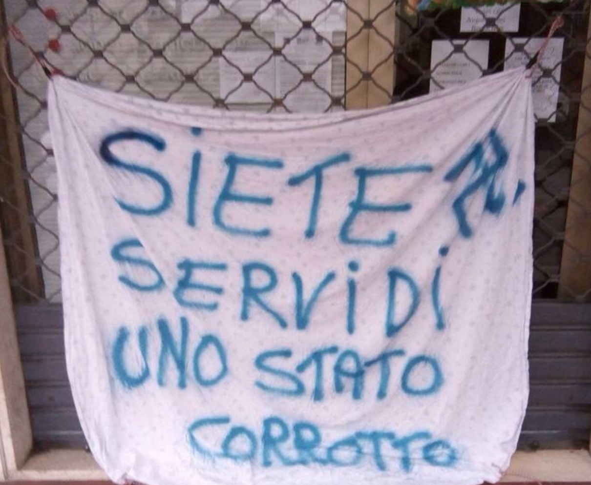 Bolano-svastica-cgil