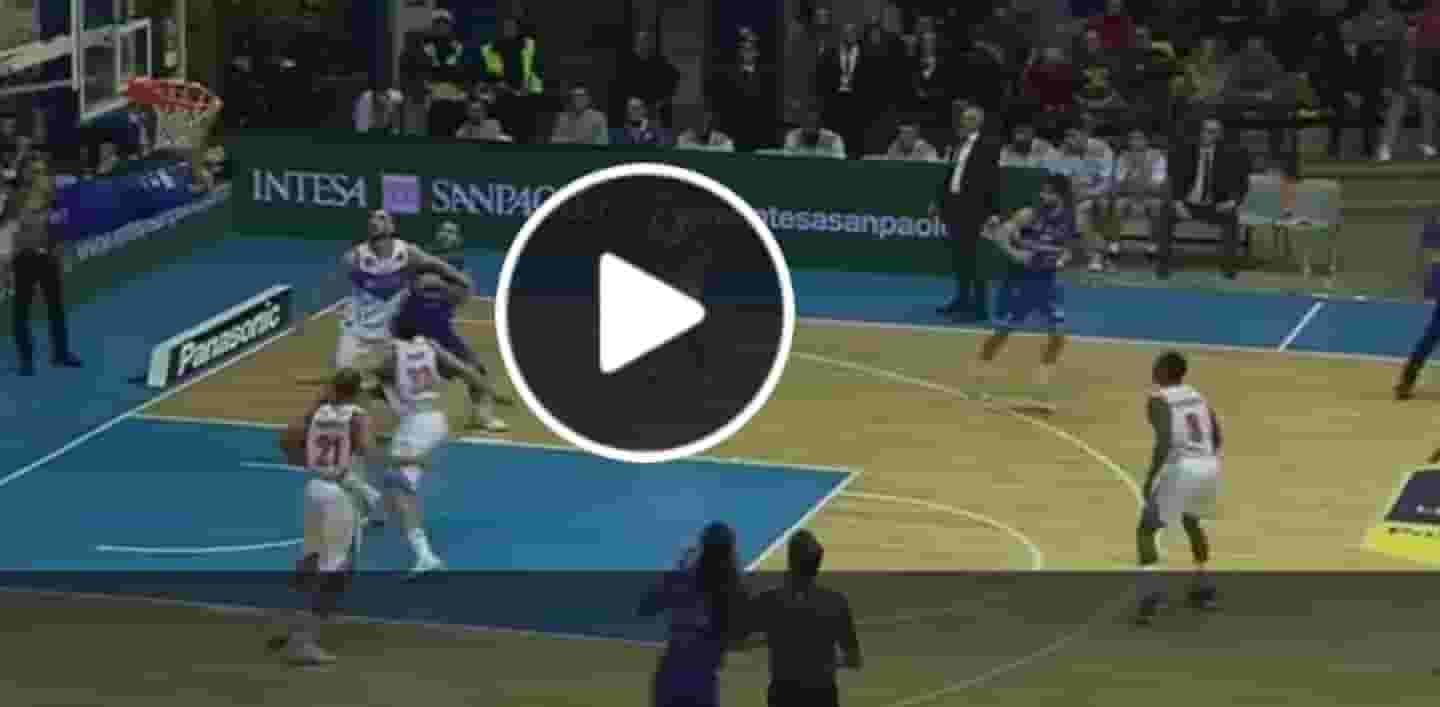 video-canestro-schiacciata