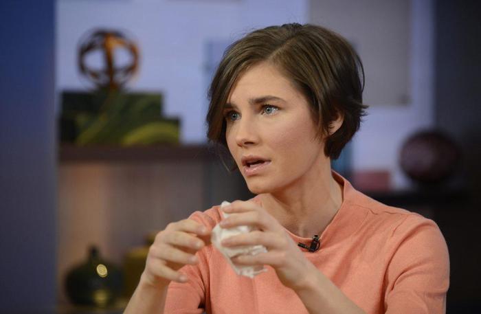 L'americana Amanda Knox viene pagata 9mila dollari per andare a raccontare la sua versione dell'omicidio Kercher nei college americani