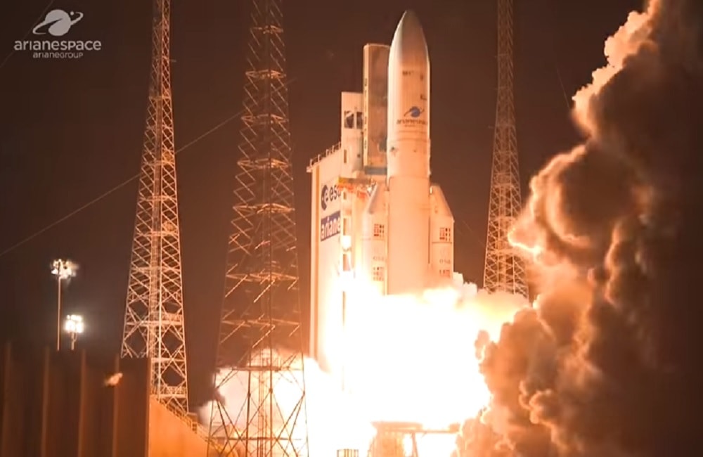 Ariane 5, perso contatto con il razzo dopo il lancio: satelliti arrivano in orbita
