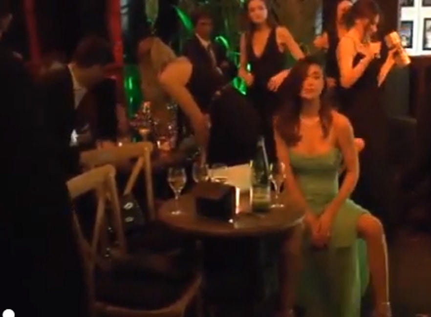 Belen Rodriguez abito tulle alla festa di MArtorana