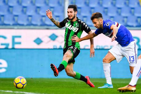 Calciomercato Napoli, Amin Younes resta all'Ajax: ora rincorsa a Matteo Politano