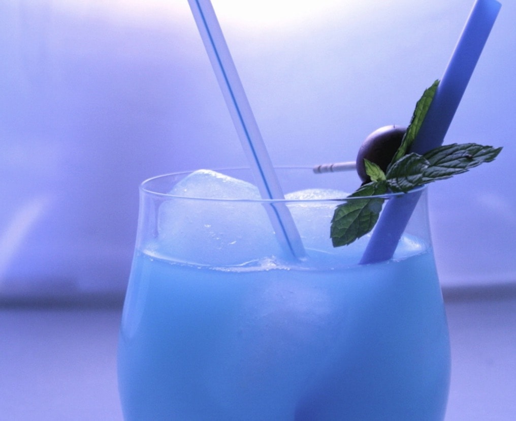 La California vieta le cannucce nei ristoranti e bar