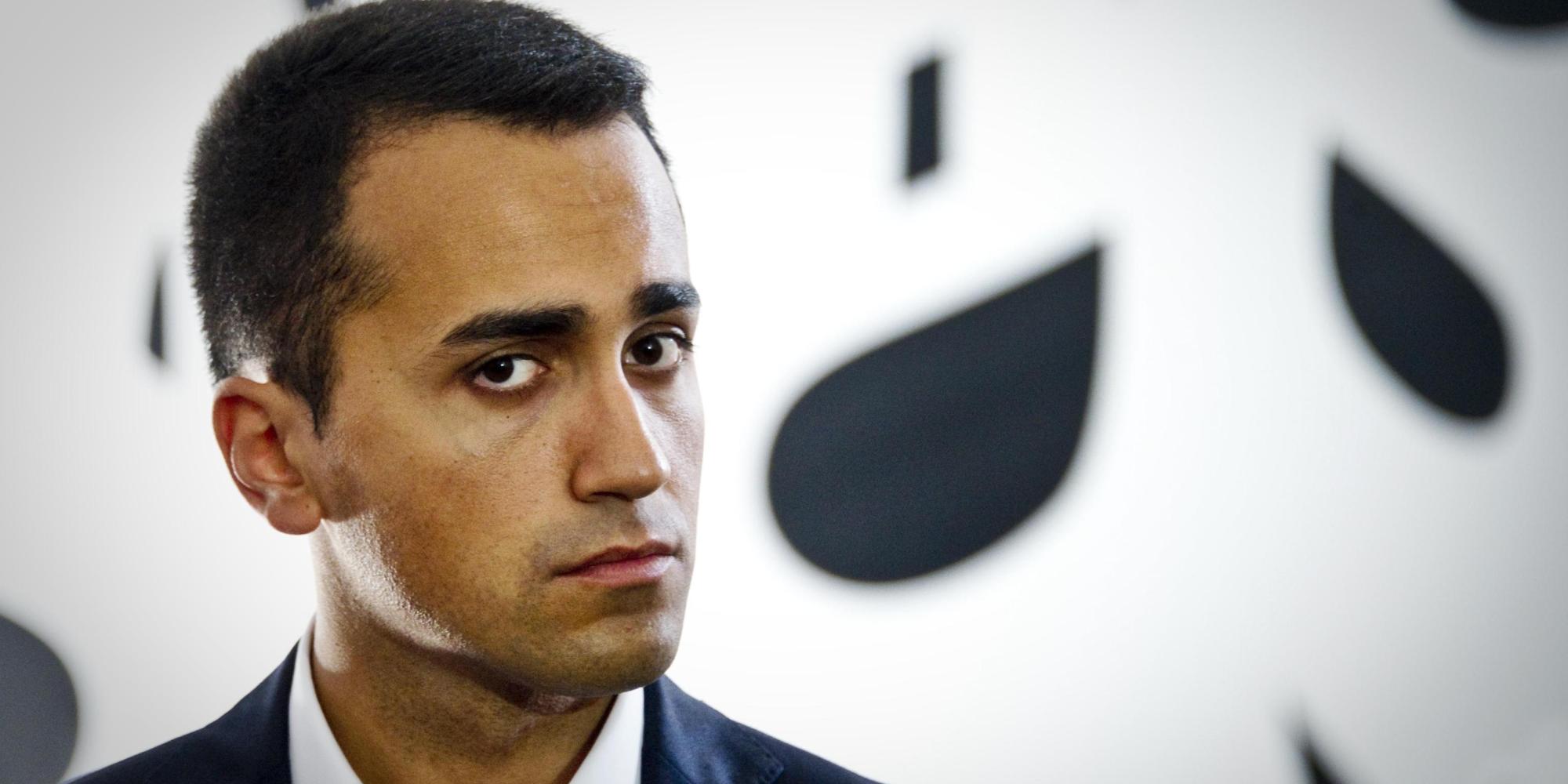 Luigi Di Maio si vende l'anima... all'estero. Sì a larghe intese, ma in Italia è tabù