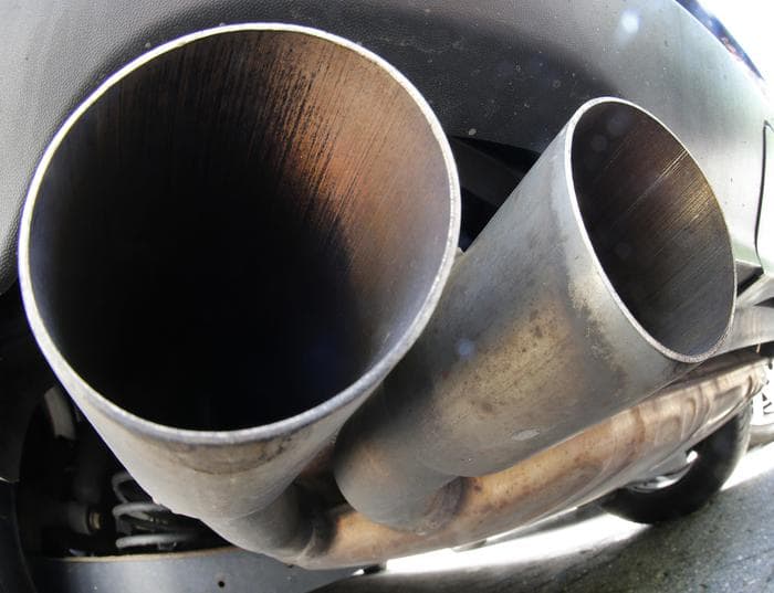 Tubo di scarico auto: cavie umane in Germania