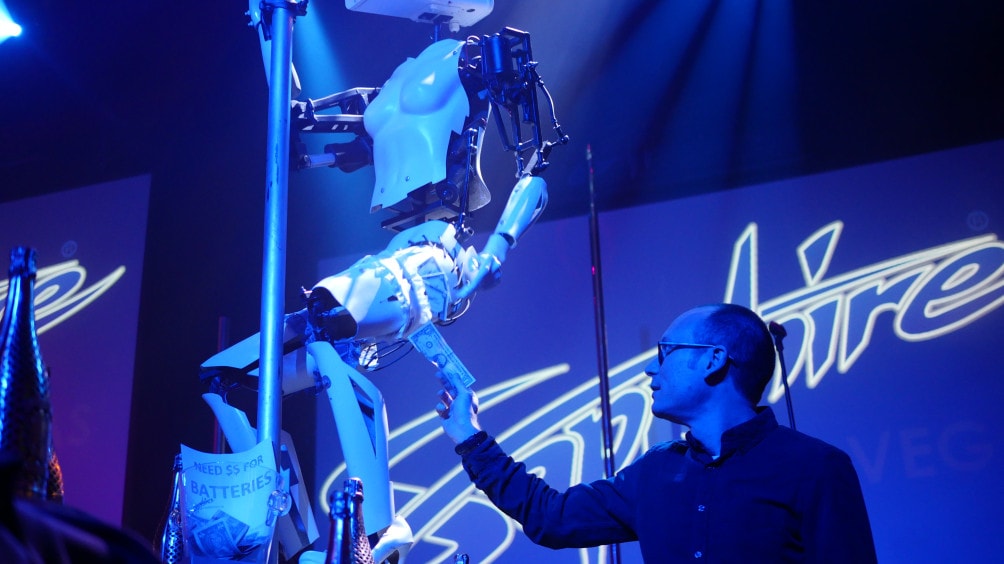 las-vegas-robot-pole-dance