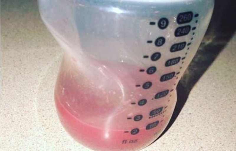 allatta latte rosa biberon