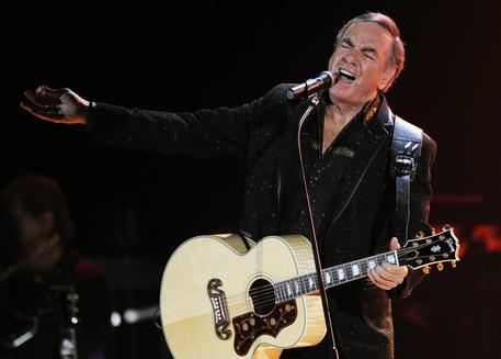 La musica potrebbe aiutare Neil Diamond, che ha scoperto di essere malato di Parkinson