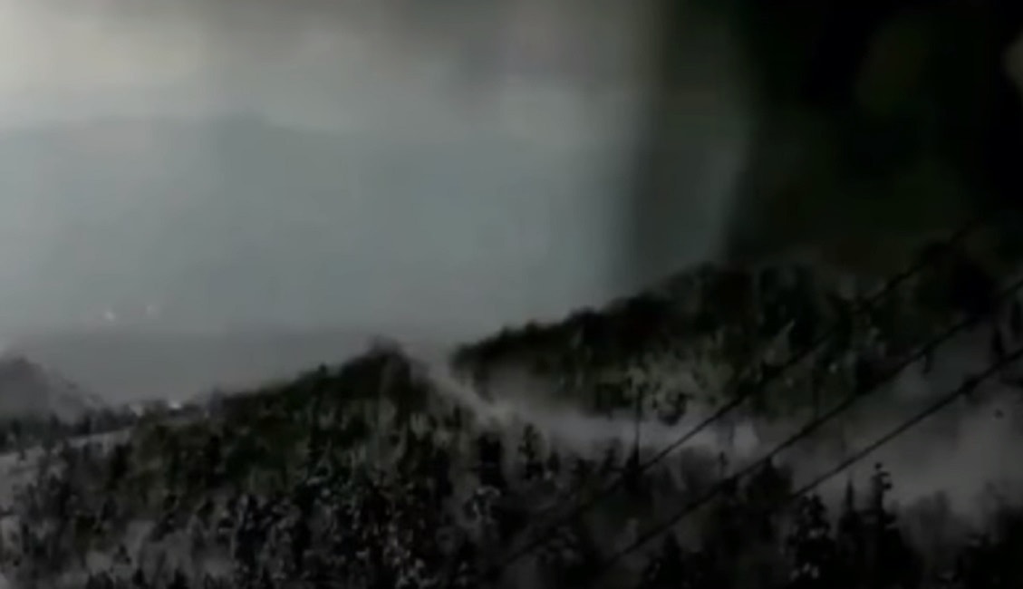 vulcano-giappone-lava-cenere