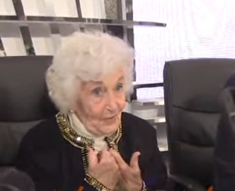 Festival di Sanremo 2018: chi Paddy Jones, la 83enne che si scatena con Lo Stato Sociale