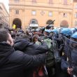 Bologna, scontri corteo 16 febbrraio