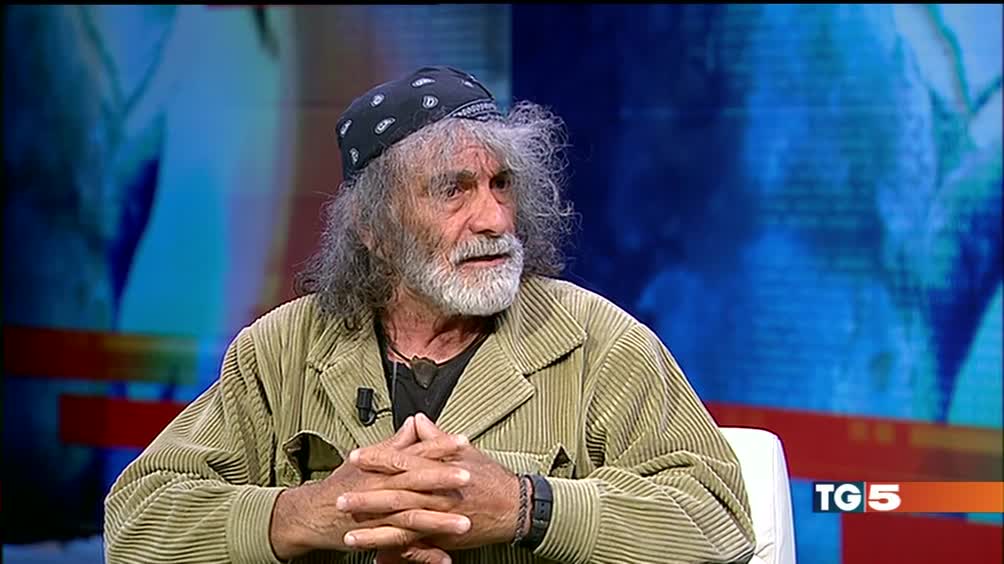 Mauro Corona m5s sinistra