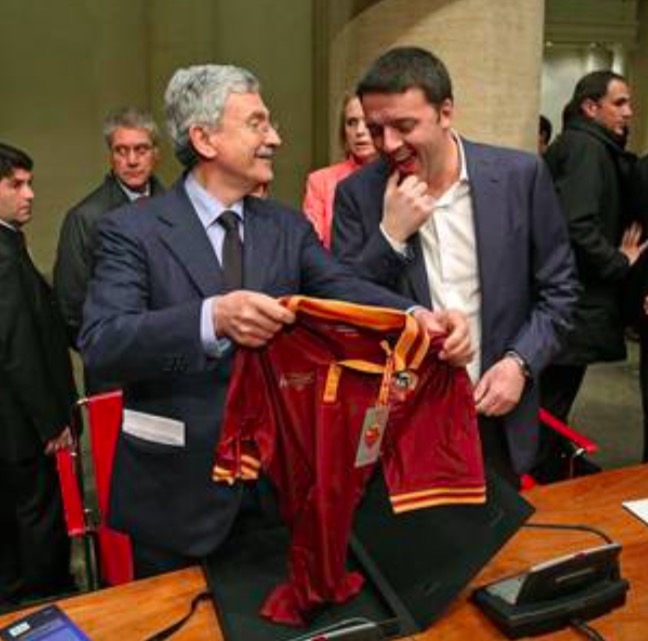 Matteo Renzi, battuta su Francesco Totti: "Di capitano a Roma c'è solamente lui..."