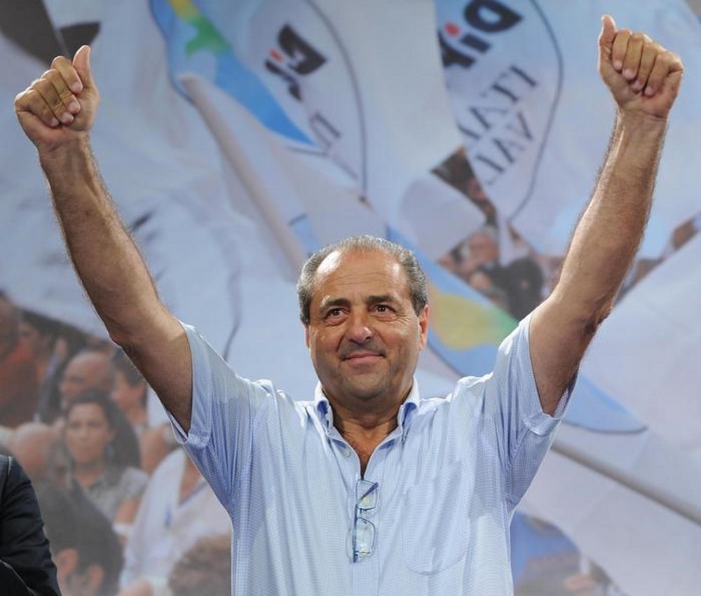 Antonio Di Pietro: "Berlusconi? Non lo voterò, non soffro di demenza senile"