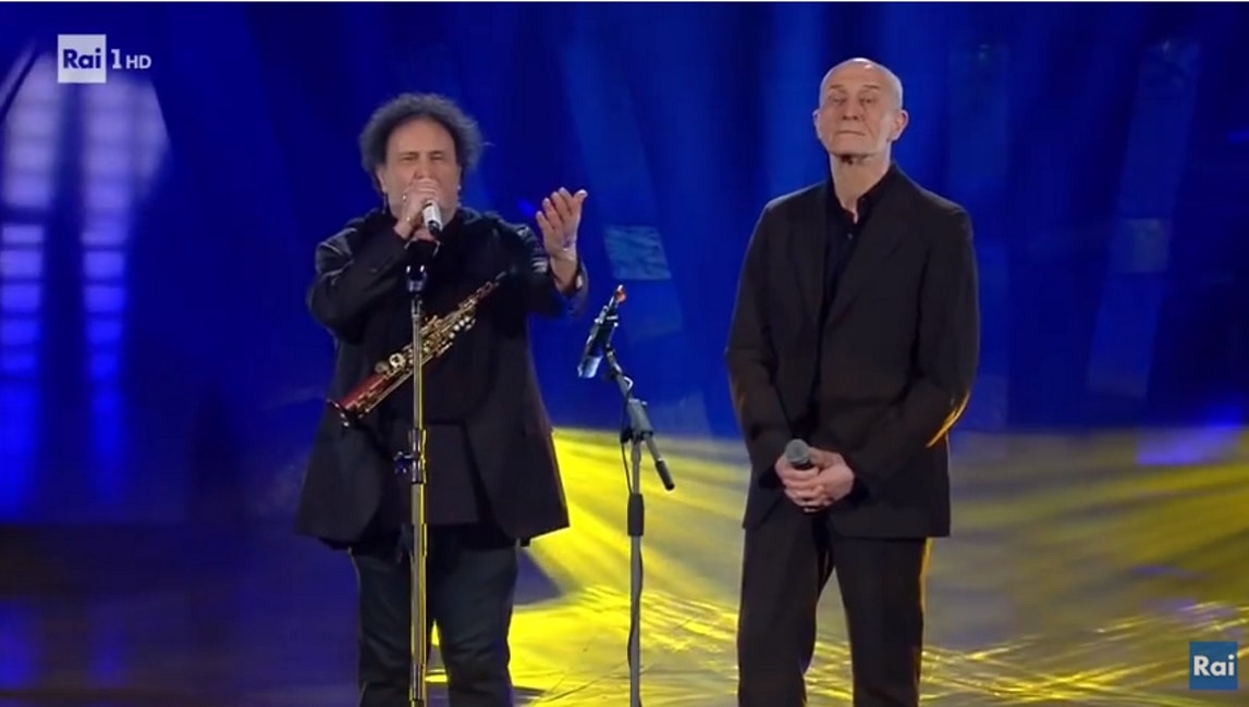 Sanremo, Enzo Avitabile-Peppe Servillo con Il coraggio di ogni giorno: testo e video