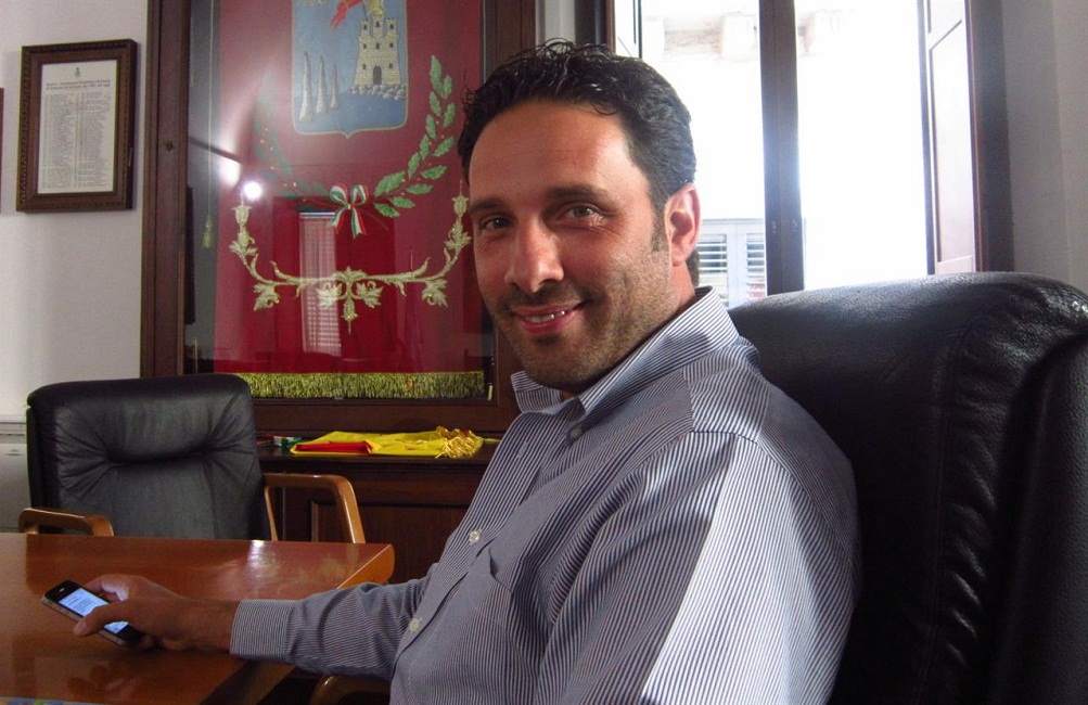 Il sindaco di Acireale Roberto Barbagallo e altre sette persone sono state arrestate per corruzione