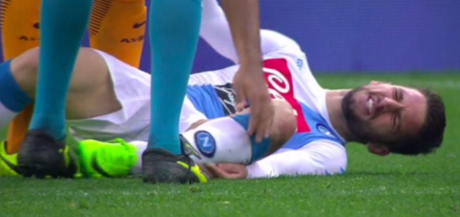 Benevento-Napoli, infortunio Mertens: distorsione caviglia sinistra