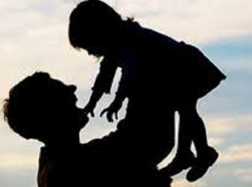 Pesaro, scopre su Facebook che il figlio è di un altro