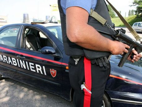 Inseguimento a Roma dopo che un uomo non si è fermato all'alt dei carabinieri