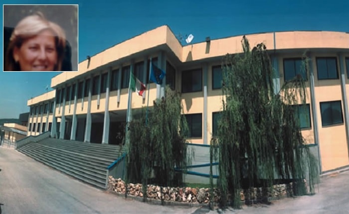 caserta studente sfregia prof